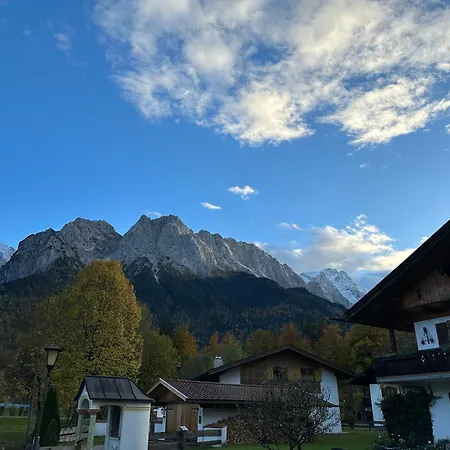 Mit Zugspitzblick * Grainau